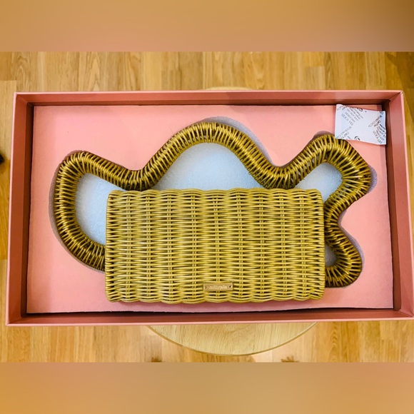 Cult Gaia Elsa Clutch in Raffia - Picture 5 of 10